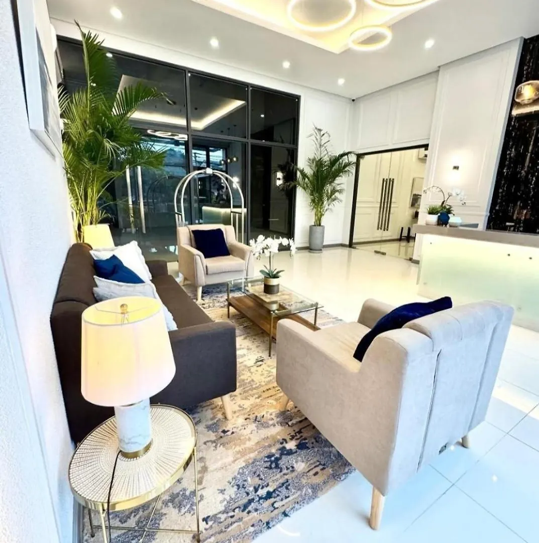 Cozy Hmlet Manila, Near Poblacion Makati Nightlife, Free Pool & Gym Access Philippines