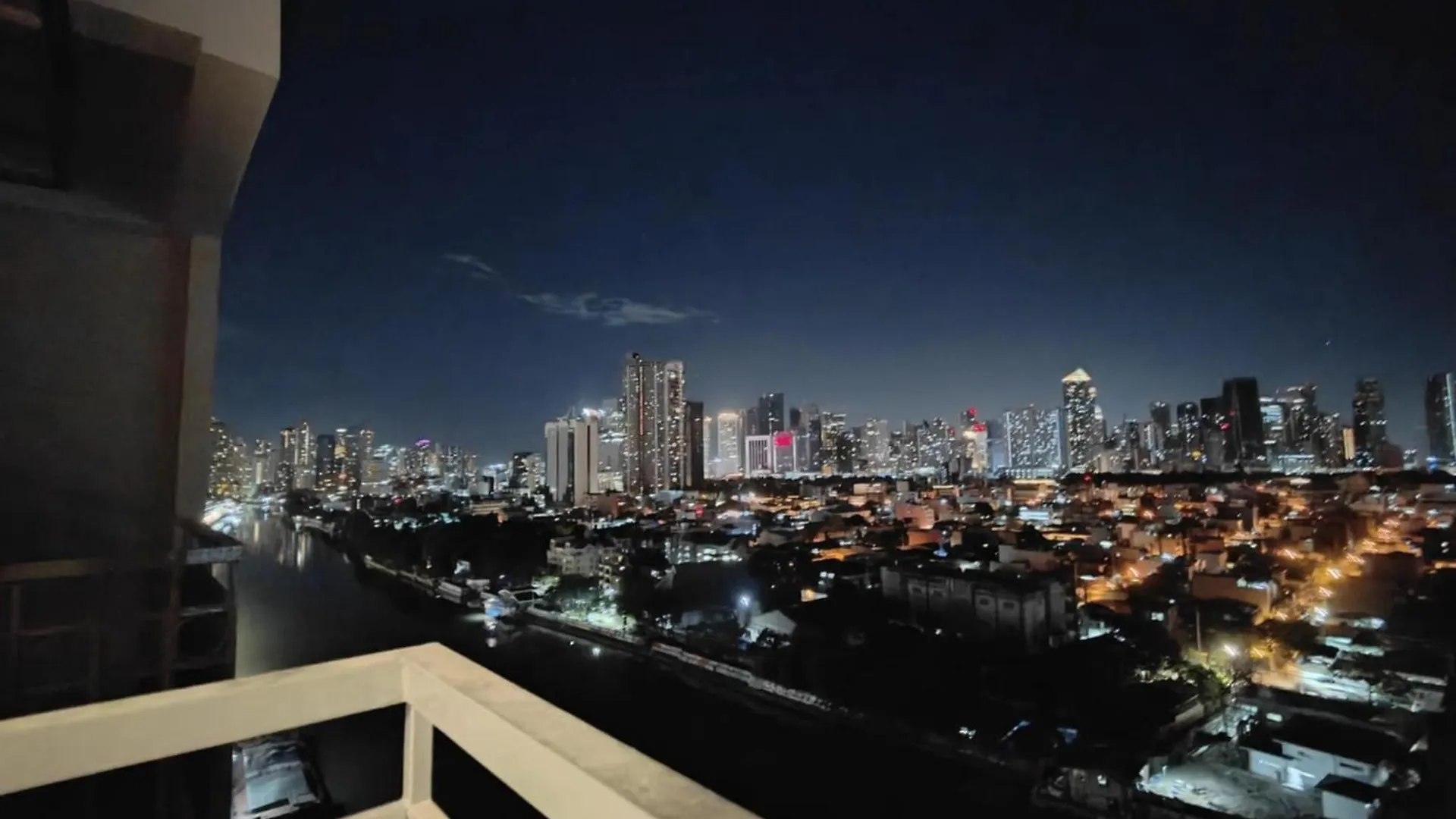 Apartment Cozy Hmlet Manila, Near Poblacion Makati Nightlife, Free Pool & Gym Access